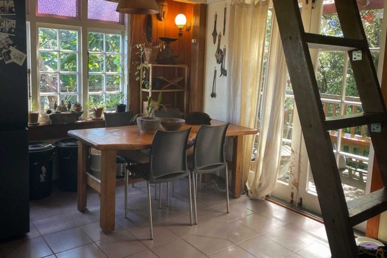 Photo of property in 35 Crescent Road East, Ostend, Waiheke Island, 1081