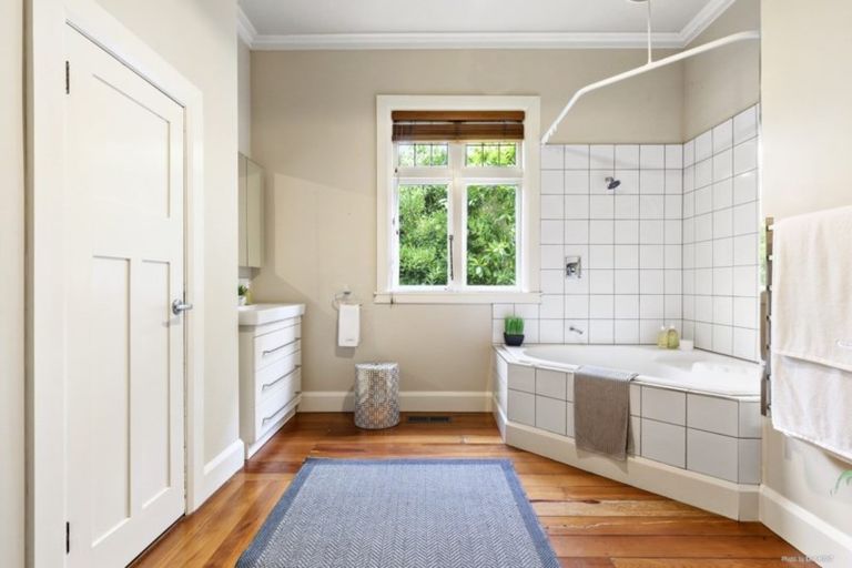 Photo of property in 8 Mertoun Terrace, Highbury, Wellington, 6012