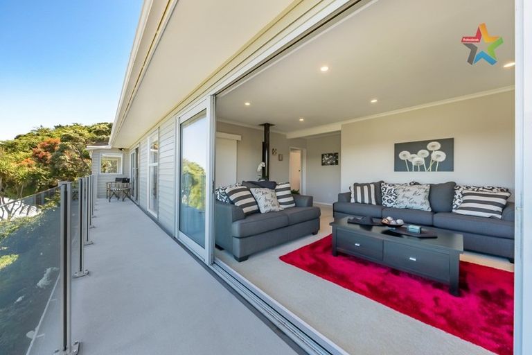 Photo of property in 121 Tirohanga Road, Tirohanga, Lower Hutt, 5010