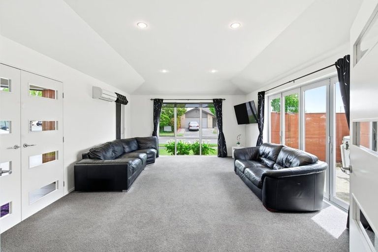 Photo of property in 15 Cridland Place, Halswell, Christchurch, 8025