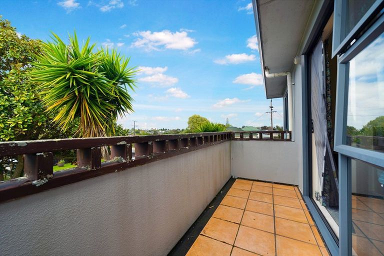 Photo of property in 42a Totara Road, Te Atatu Peninsula, Auckland, 0610