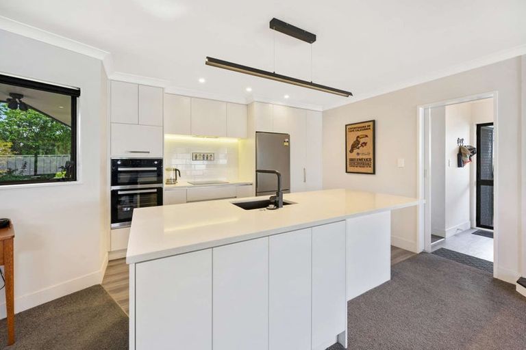Photo of property in 30c Neeve Road, Taradale, Napier, 4112