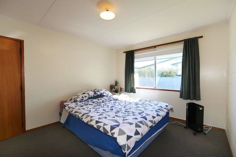 Photo of property in 2/1012 Plunket Street, Saint Leonards, Hastings, 4120