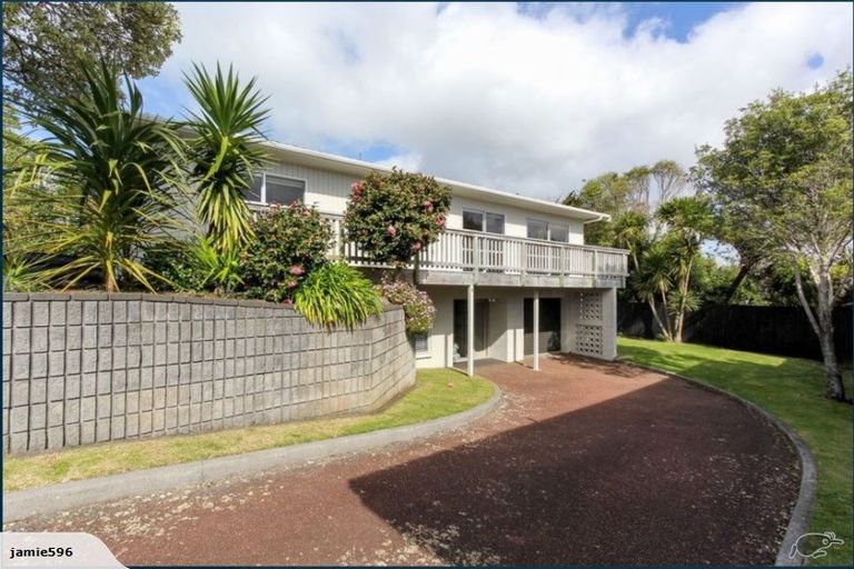 Photo of property in 12 Montana Place, Merrilands, New Plymouth, 4312