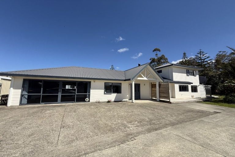 Photo of property in 52a Ferry Parade, Herald Island, Auckland, 0618