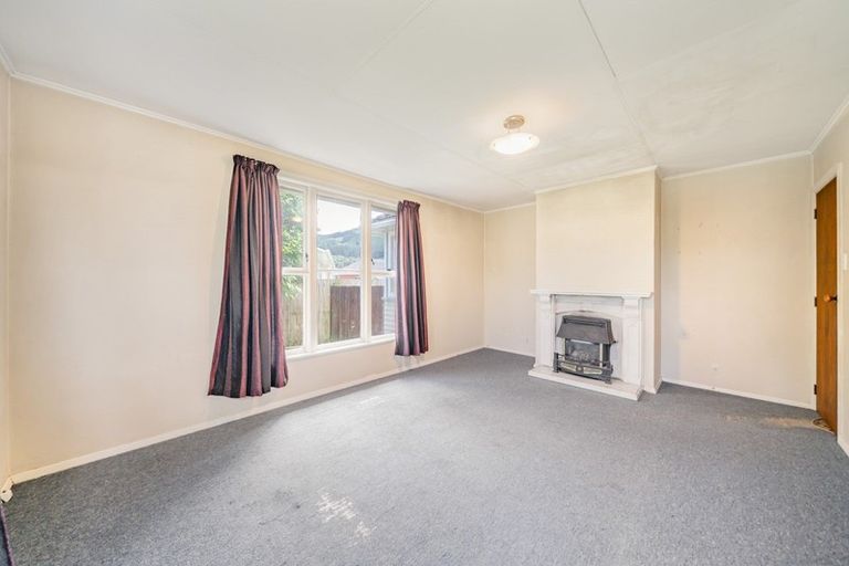 Photo of property in 2 Mary Crescent, Elderslea, Upper Hutt, 5018