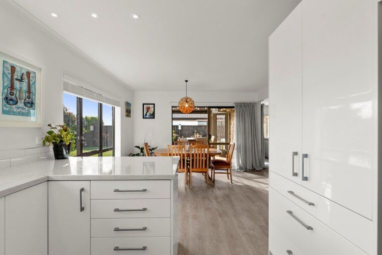 Photo of property in 21 Nicole Place, Papamoa Beach, Papamoa, 3118