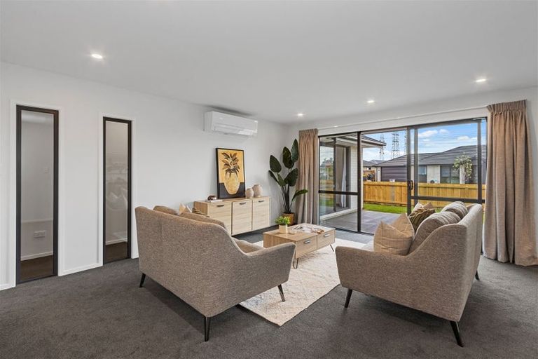 Photo of property in 24 Rannoch Drive, Yaldhurst, Christchurch, 8042