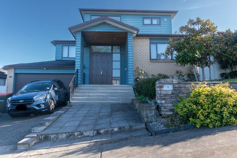 Photo of property in 8 San Casello Rise, Henderson, Auckland, 0612