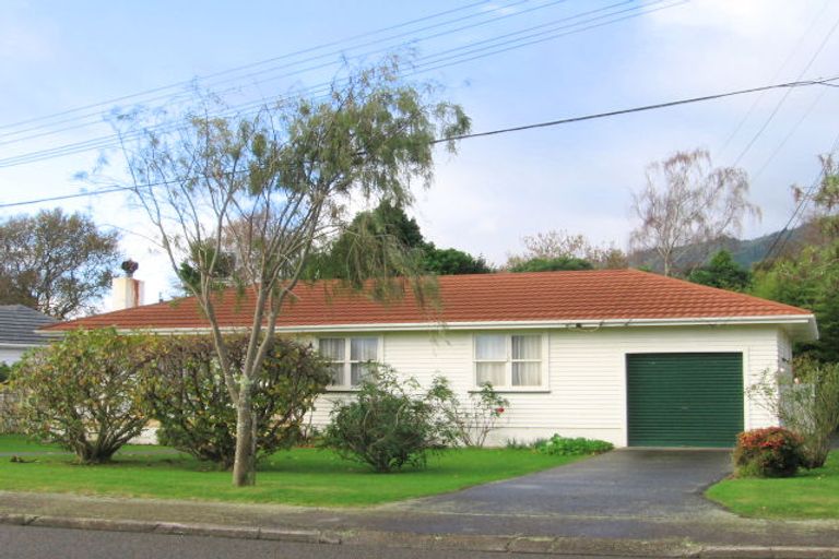 Photo of property in 9 Kowhai Grove, Waikanae, 5036
