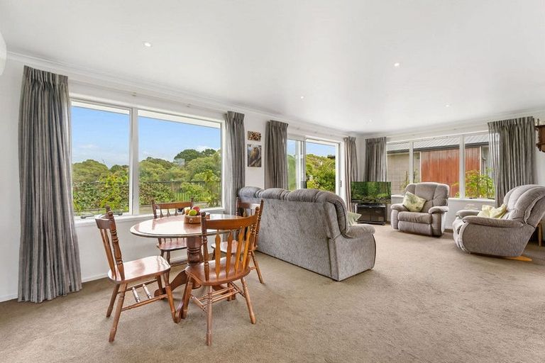 Photo of property in 46 Butterworth Crescent, Papamoa Beach, Papamoa, 3118