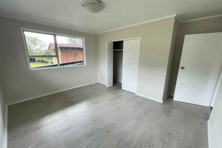 Photo of property in 2/663 Beach Road, Rothesay Bay, Auckland, 0630