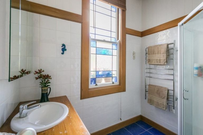 Photo of property in 13 Bay View Road, Bluff Hill, Napier, 4110