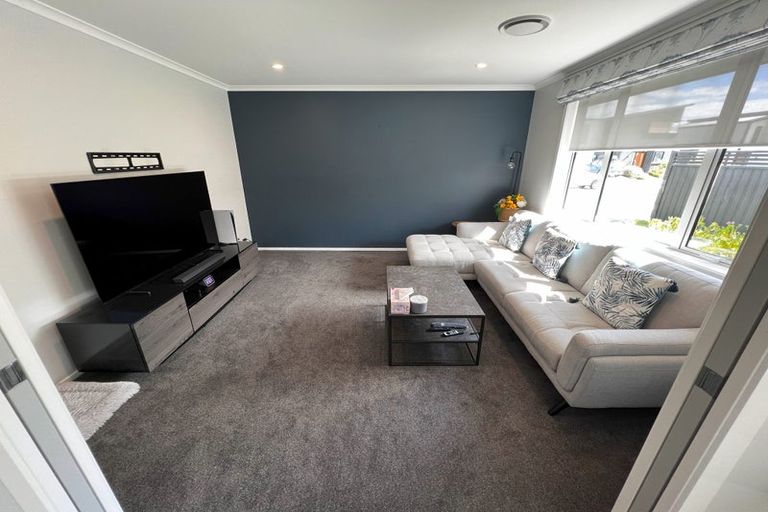 Photo of property in 107 Mawai Hakona Drive, Wallaceville, Upper Hutt, 5018