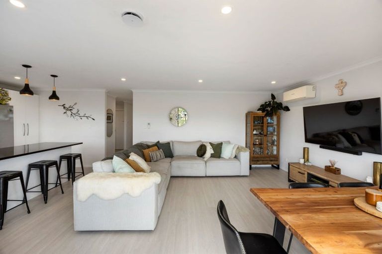 Photo of property in 18 Te Tiireke Drive, Glenview, Hamilton, 3206