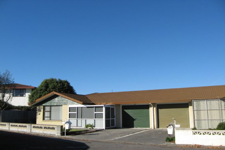 Photo of property in 2/10 Guise Lane, Hillmorton, Christchurch, 8025