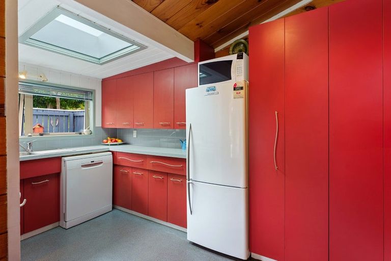 Photo of property in 31 Leinster Avenue, Raumati South, Paraparaumu, 5032