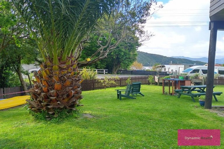 Photo of property in 318 Waikawa Road, Waikawa, Picton, 7220