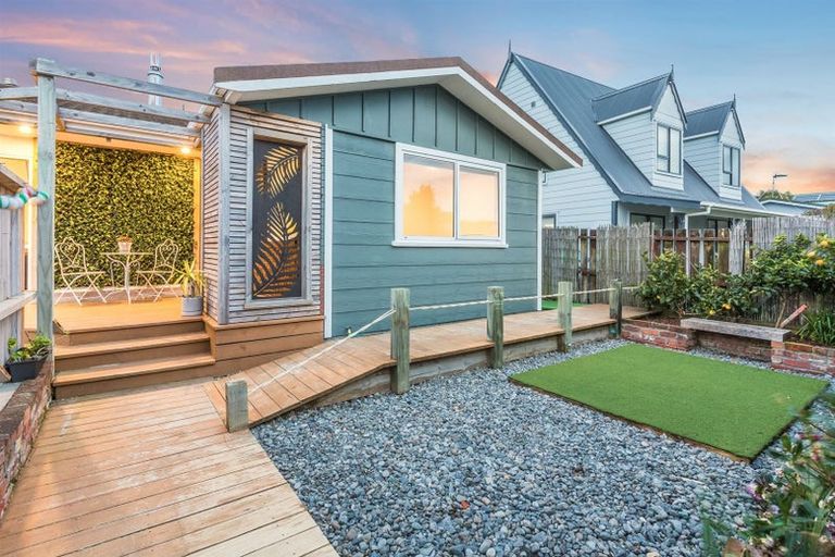 Photo of property in 10 Trispen Place, Camborne, Porirua, 5026