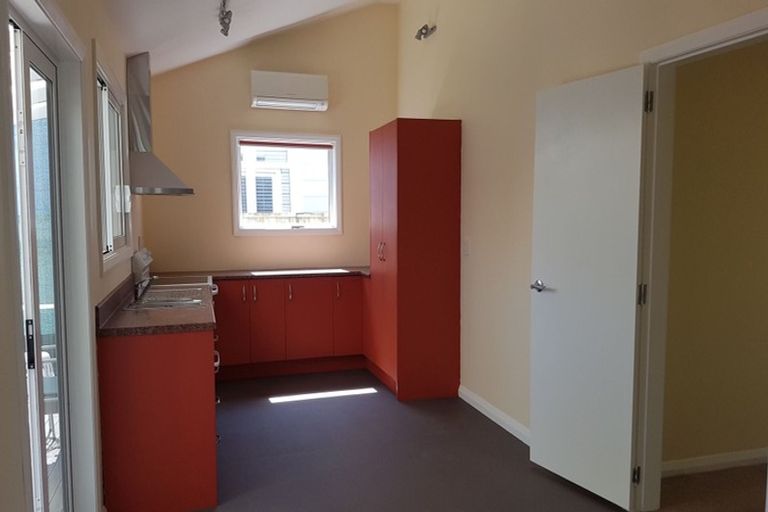 Photo of property in 30 Adelaide Street, Petone, Lower Hutt, 5012