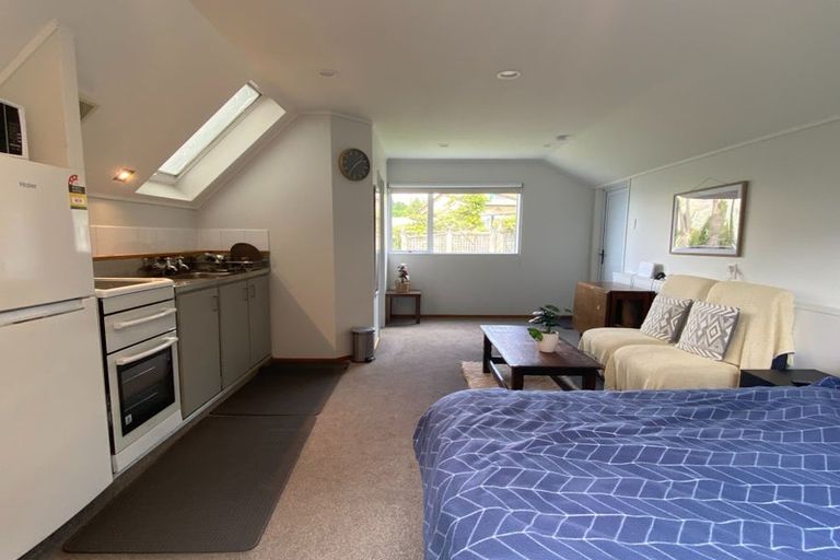 Photo of property in 32 Avalon Crescent, Fernhill, Queenstown, 9300