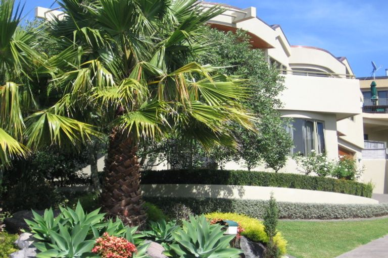 Photo of property in 88a Churchill Road, Murrays Bay, Auckland, 0630