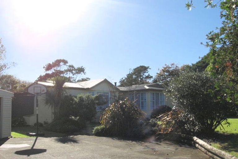 Photo of property in 74 Cascades Road, Pakuranga Heights, Auckland, 2010