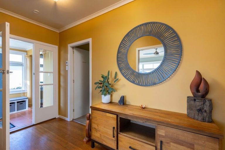 Photo of property in 9 Lincoln Street, Picton, 7220