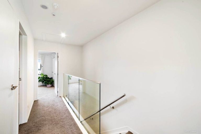 Photo of property in 14 Peony Mews, Oteha, Auckland, 0632