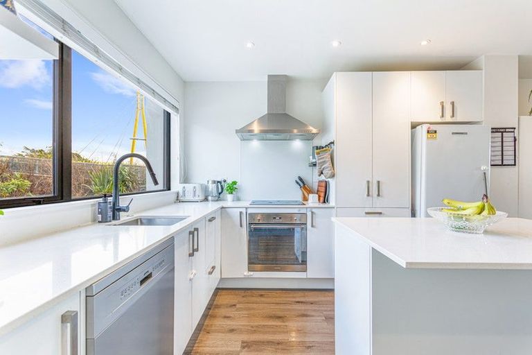 Photo of property in 40 Memorial Park Lane, Hobsonville, Auckland, 0618