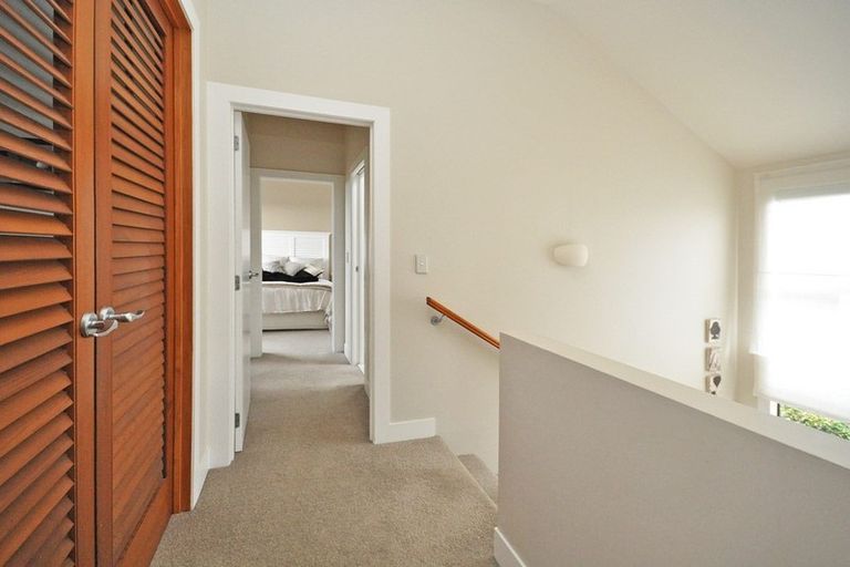 Photo of property in 10a Vaughan Crescent, Murrays Bay, Auckland, 0630