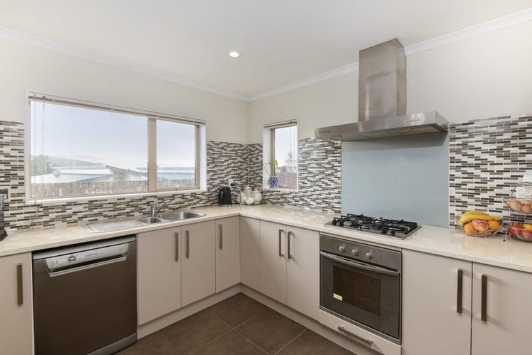 Photo of property in 243 Mark Avenue, Grenada Village, Wellington, 6037