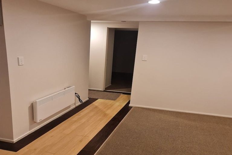 Photo of property in 7 Helga Crescent, Te Atatu Peninsula, Auckland, 0610