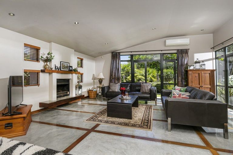 Photo of property in 41 Isobel Road, Greenhithe, Auckland, 0632