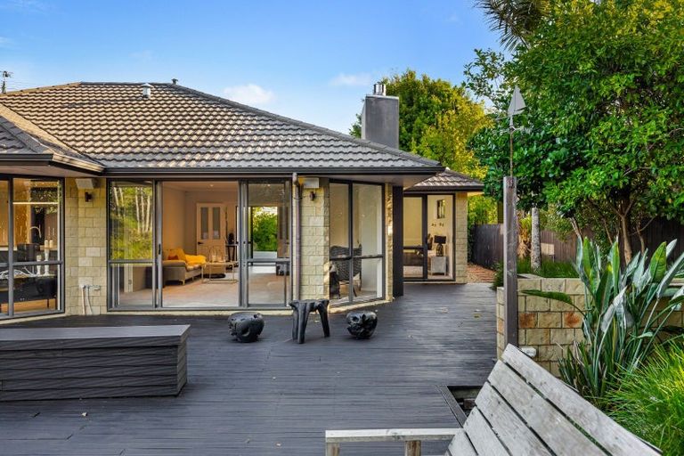 Photo of property in 15 Elliot Street, Riverhead, 0820