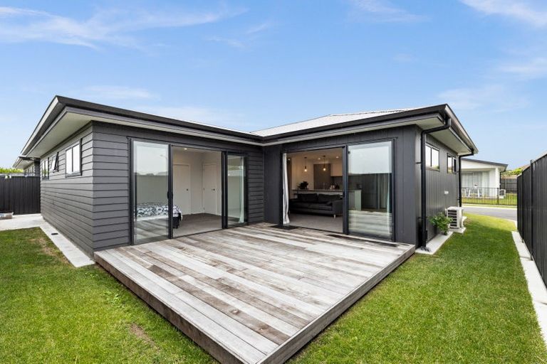 Photo of property in 23 Cassin Place, Taradale, Napier, 4112