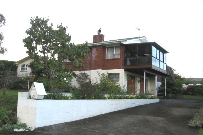 Photo of property in 32 Triangle Road, Massey, Auckland, 0614