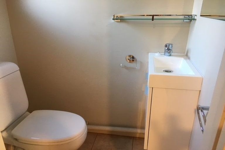 Photo of property in 4/202 Hinemoa Street, Birkenhead, Auckland, 0626