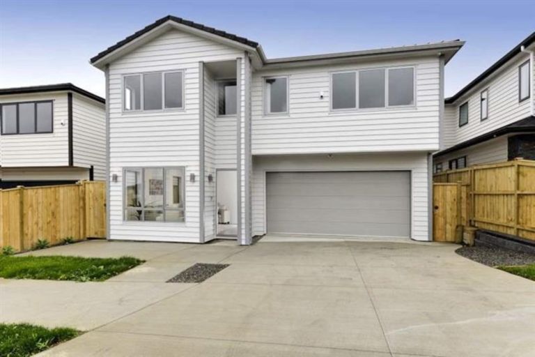 Photo of property in 22 Tinaku Road, Flat Bush, Auckland, 2019