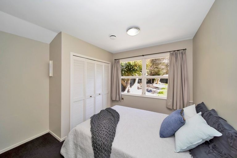 Photo of property in 72 Pioneer Road, Moturoa, New Plymouth, 4310