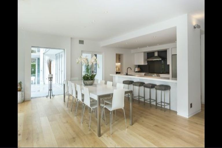 Photo of property in 8 Saint Barnabas Lane, Fendalton, Christchurch, 8052