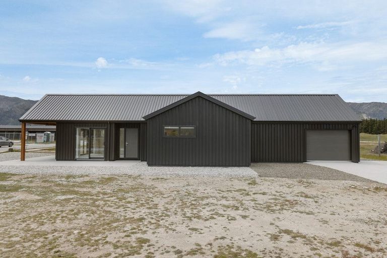 Photo of property in 159 Burdon Loop, Lake Hawea, 9382