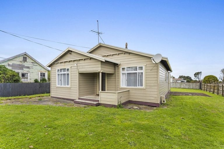 Photo of property in 5 Oxford Street, Patea, 4520