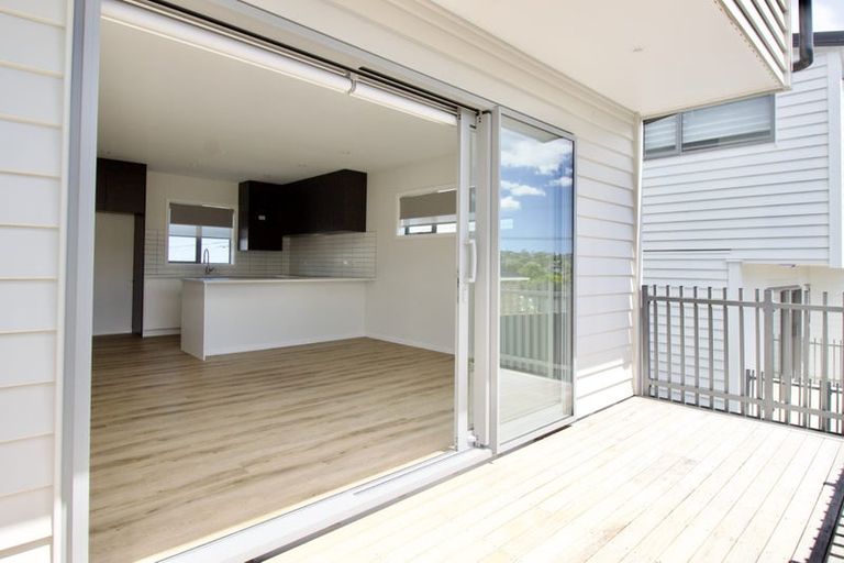 Photo of property in 5/94 Target Road, Totara Vale, Auckland, 0629