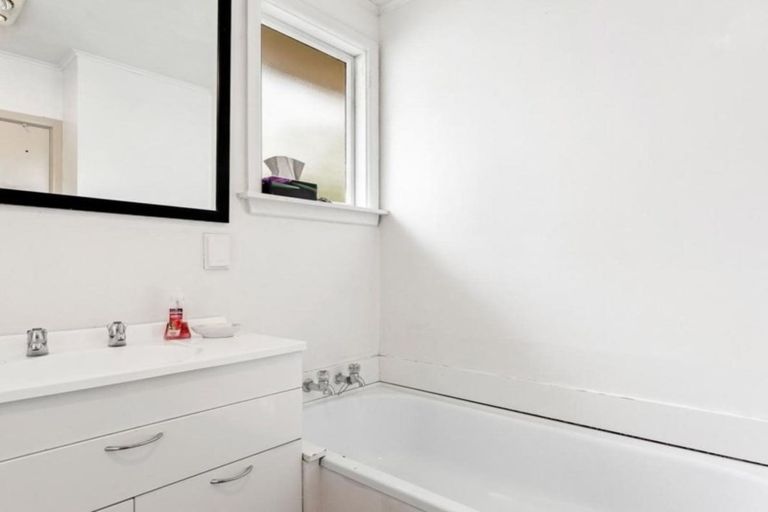 Photo of property in 69 Parkstone Avenue, Ilam, Christchurch, 8041