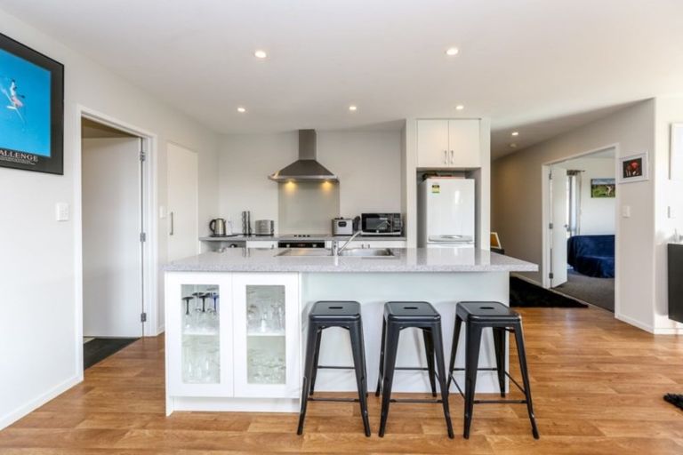 Photo of property in 15a Frederick Place, Whalers Gate, New Plymouth, 4310