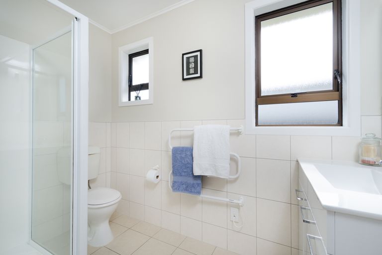 Photo of property in 4 Stafson Lane, Te Atatu Peninsula, Auckland, 0610