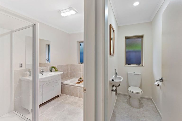 Photo of property in 5 Fairway Oaks Drive, Waikanae Beach, Waikanae, 5036