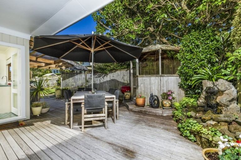 Photo of property in 1/88 Hebron Road, Waiake, Auckland, 0630
