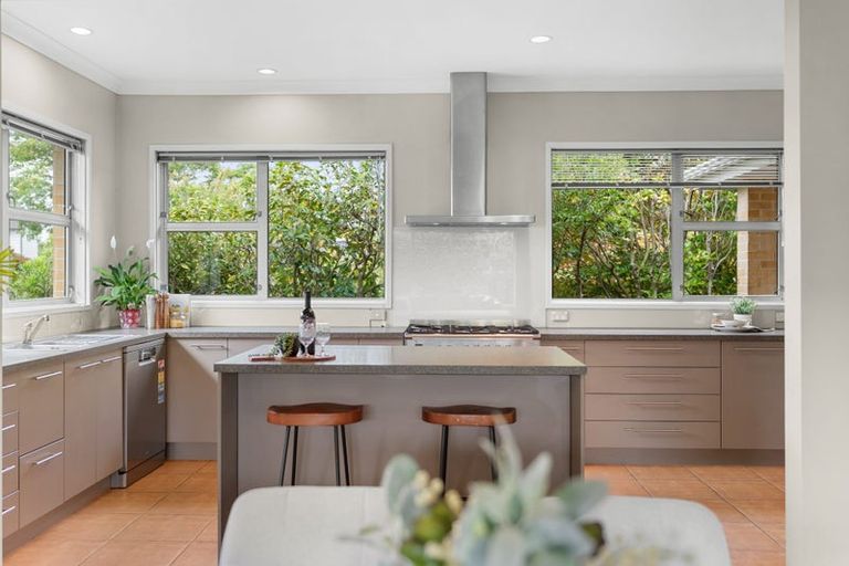 Photo of property in 10 Highfield Place, Avonhead, Christchurch, 8042